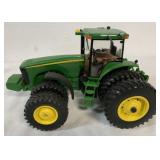 1/16 Ertl John Deere 8320 Tractor