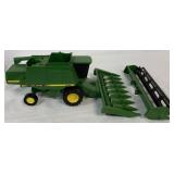 1/16 Ertl John Deere 9600 Combine w/2 heads