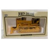 1/16 Ertl John Deere 420 Crawler in box