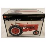 1/16 Ertl Farmall 400 Tractor