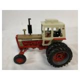 1/16 Ertl International 1456 Gold Demonstrator