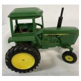1/16 Ertl John Deere Tractor w/cab