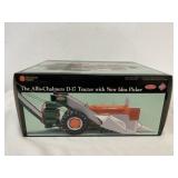 1/16 Allis-Chalmers D-17 w/New Idea Picker