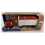 Ertl Big Farm Peterbilt 367 w/ Grain Box