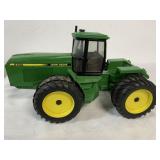 1/16 Ertl John Deere 8760 4WD Tractor