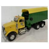 1/16 Ertl Big Farm Forage Wagon Toy