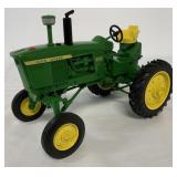 1/16 Ertl John Deere 4010 Tractor