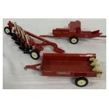 1/16 Ertl International Spreader, Plow & Baler