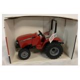 1/16 Scale Models Farmall DX33 in box