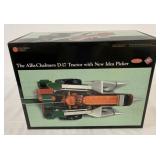1/16 Allis-Chalmer D-17 Tractor/New Idea Picker