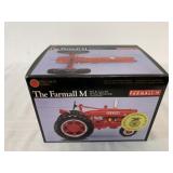 1/16 Ertl McCormick Deering Farmall M Tractor