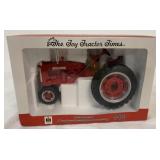 1/16 Ertl McCormick Farmall 230 in box