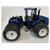 1/16 Scale Models New Holland TJ375 Tractor