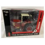 1/16 Ertl International 1086 Tractor in box