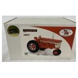 1/16 Scale Models Case IH Farmall 460 Tractor