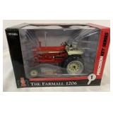 1/16 Ertl Farmall 1206 Tractor in box