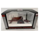 1/16 International Harvester Farmall 400 Tractor