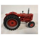 1/16 International I-D 9 Standard Diesel Tractor