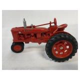 1/16 McCormick Farmall Super H Tractor