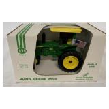 1/16 Scale Models John Deere 2520 Tractor
