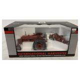 1/16 International Harvester Farmall 300 Tractor