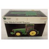 1/32 John Deere 8400 Tractor