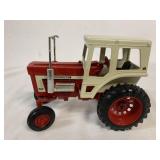 1/16 Ertl International 1468 Tractor