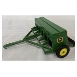 1/16 Ertl John Deere 452 Grain Drill