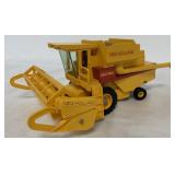 1/32 Britains New Holland TR85 Combine