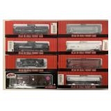 8 Atlas HO train cars