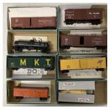 8 Athearn HO train cars