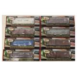 8 Atlas HO train cars
