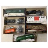 7 Round House Product HO train cars