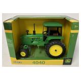 1/16 Ertl John Deere 4040 Tractor