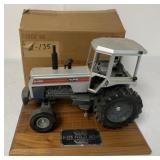 1/16 Scale Models White 2-135 Field Boss w/box