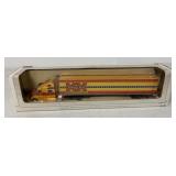 1/64 SpecCast Minneapolis-Moline Peterbilt 387 in