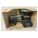 1/16 Scale Models White 195 Workhorse in box