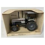 1/16 Scale Models White Workhorse 170 in box