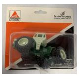 1/64 Scale Models Oliver 2455 w/Cab