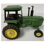 1:16 scale John Deere Ertl Tractor w/Cab