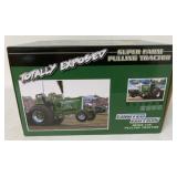 1/16 Totally Exposed Super Farm Pulling Tractor