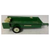 1:16 Scale Ertl Oliver Manure Spreader