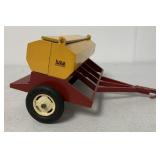 1/16 Ertl Minneapolis Moline Grain Drill