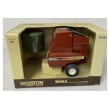 1/16 Ertl Hesston 565A Round Baler in box