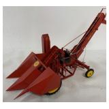 1/16 Massey Harris Self Propelled Corn Picker - Cu