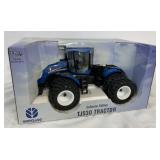 1/16 Ertl New Holland TJ530 Tractor in box