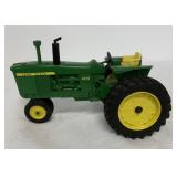 1/16 Ertl John Deere 4010 Tractor