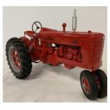 1/8 McCormick Farmall 400 Tractor
