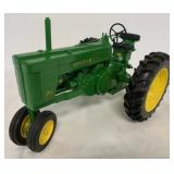 1/8 John Deere 70 Tractor