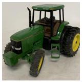 1/16 Ertl John Deere 7800 Tractor